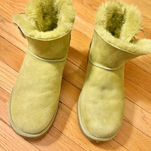 UGG Shoes - Women's Size 9 chartreuse UGG